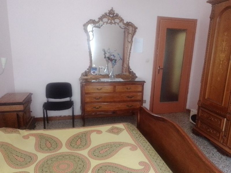 Ampia Stanza di 25 mq in Zona Nichelino, Torino