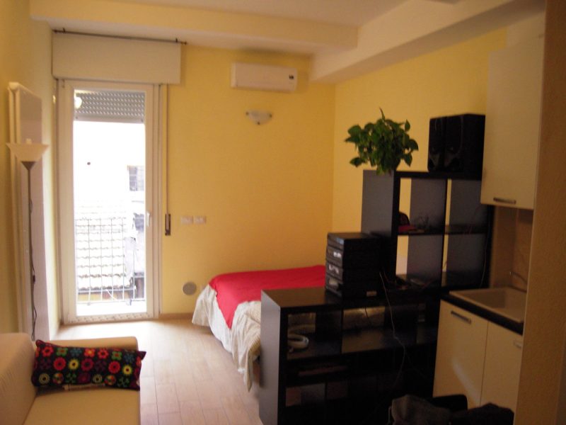 Monolocale con balcone, Bologna, via Palestro