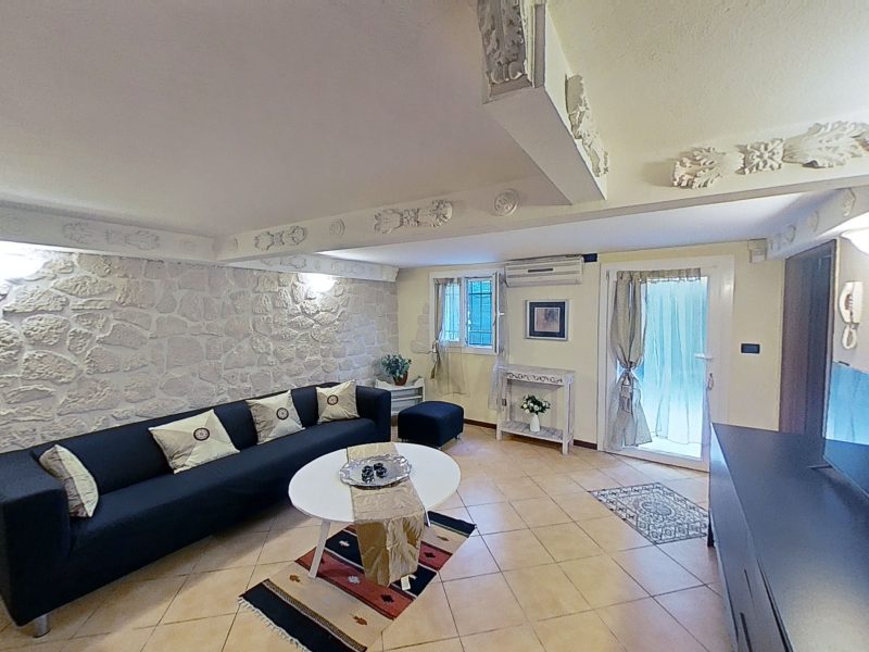 Stanza Doppia in Accogliente Villa Liberty in Zona Fiera